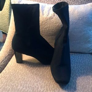 Black nylon stretch boot